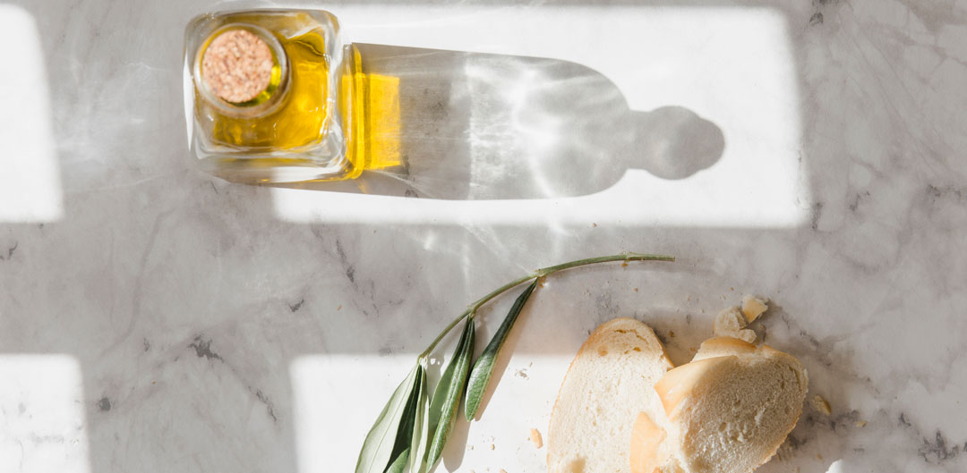 Lee más sobre el artículo Tomar aceite de oliva en ayunas: ¿qué beneficios te reporta?